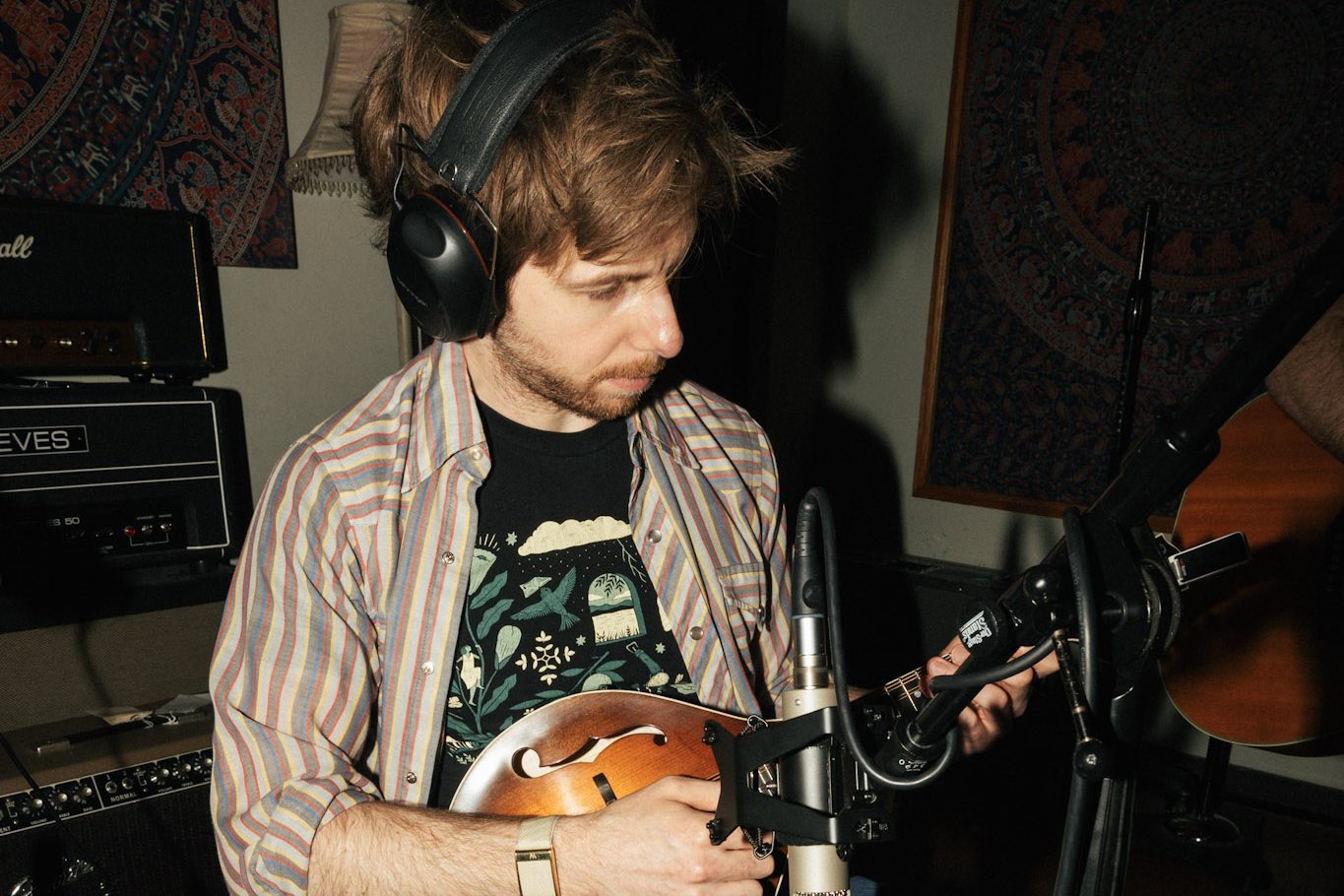 Russell Durham playing mandolin into a Royer R-12 ribbon microphone