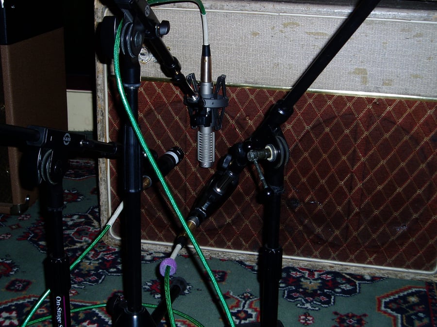 Another view of the R-121, SM57 and 421 on a Vox amp at a Melissa Etheridge session