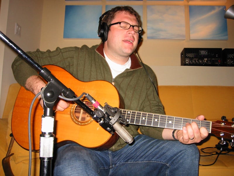 Steve Page of Barenaked Ladies playing acoustic guitar into a backward R-121