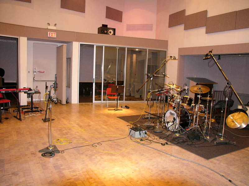 Steve Kempster’s drum setup with an SF-24 in front of the kit and R-122 overheads