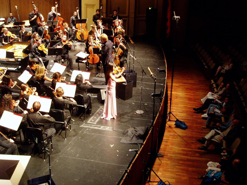 R-122 on the solo violinist, with a gold SF-24 stereo ribbon mic to the right